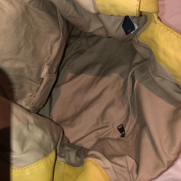 Unique 💯 Lamb Skin Gap satchel - Picture 5 of 8